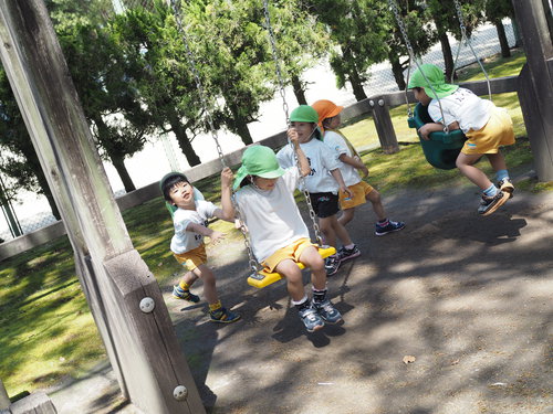 年中さくら・すみれ組*5月 園外保育*