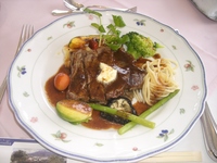 ランチはカメリアで・・・