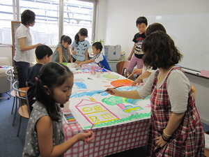 親子カラーワーク!どの絵も最高/鹿児島市中央町
