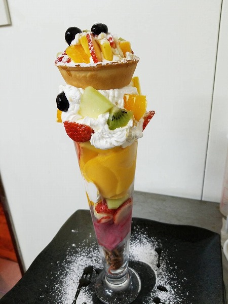 ひなたぼっこ フルーツタルトパフェ ひなたぼっこ フルーツタルトパフェ