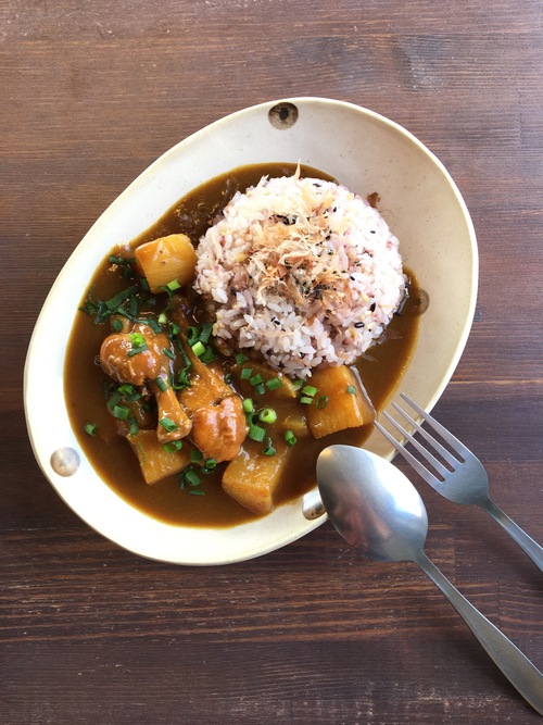 週末はカレーあります！