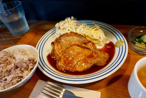 サツマイモごはんと生姜焼き