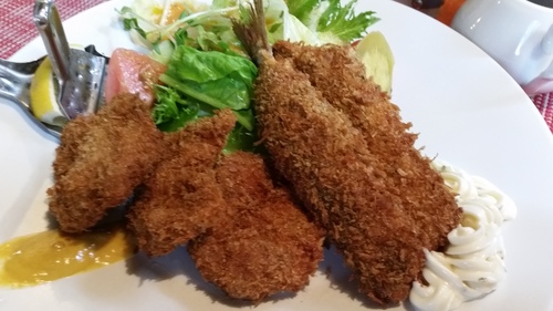 鯨月。 鯨月。
