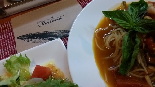 鯨月。 鯨月。