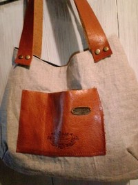 ちょこっと革bag。