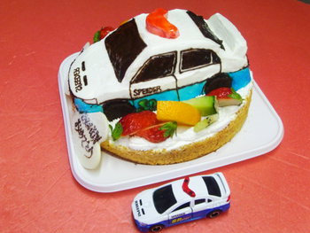 焼き菓子や どんぐり どんぐりさんのブログ ご無沙汰です 立体ケーキ 車 トミカ