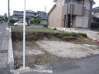 吉野中学校まで230ｍの売地南面道路沿い