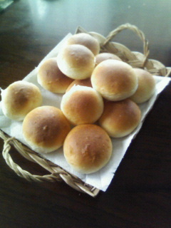 パン作り。