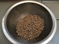 コーヒー豆を洗います 2016/01/05 09:56:10