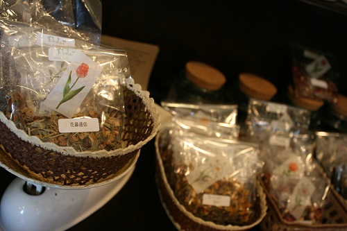 出店者のご紹介【Elder Herb & Antiques】