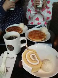 TULLY'S COFFEE