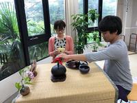 茶道の授業風景(日本の文化クラスより) 茶道の授業風景(日本の文化クラスより)