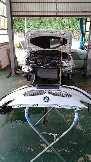 BMW 116i　クーラーコンデンサ交換修理
