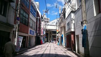 GINZA 通りではない、GONZA 通り GINZA 通りではない、GONZA 通り