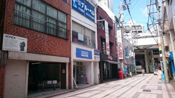GINZA 通りではない、GONZA 通り GINZA 通りではない、GONZA 通り