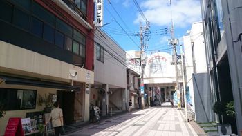 GINZA 通りではない、GONZA 通り GINZA 通りではない、GONZA 通り