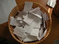 汗まみれの抽選会結果発表