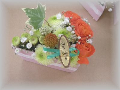 お花のケーキをどうぞ・・・
