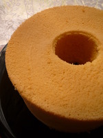 シフォンケーキ。トマトソース。