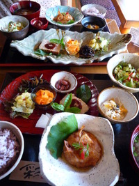食膳はなさんのランチ。