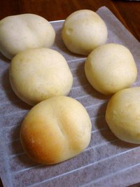 チリコンカン。ハイジの白パン。