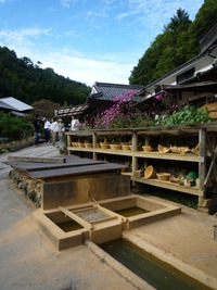 佐賀県の器。大分県の小鹿田焼き。