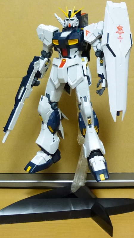 ガンプラをぼちぼち作るぞ～:1/100 MG ν（ニュー）ガンダム Ver.Ka