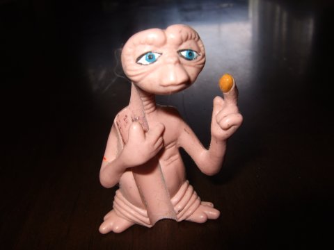 E.T(笑)