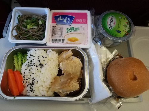 香港航空の機内食 鹿児島から香港間(E) 香港航空の機内食 鹿児島から香港間(E)