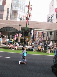 伝統の技：額で正座