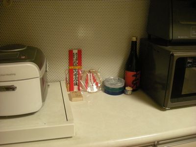 BA 神様が埋まっている食器棚