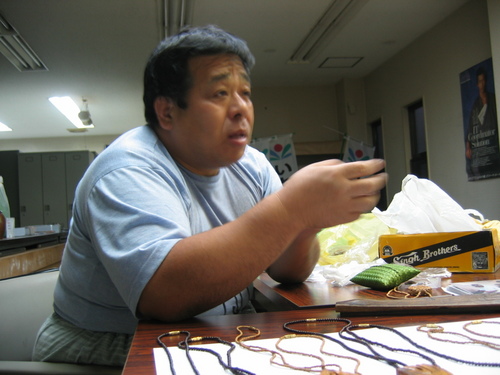 アジア小路の三浦守君は、日本に帰っています。