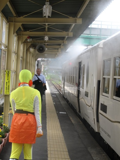 東京からのお客様=いぶたまに乗って=
