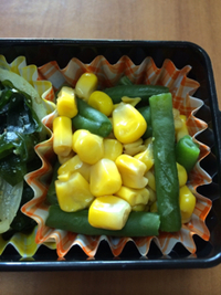 今週のお弁当「コーンといんげんのサラダ」
