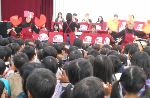 いにしき幼稚園 訪問演奏 いにしき幼稚園 訪問演奏