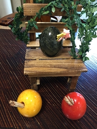 【石づくり商品】たまご型つまようじ入れ