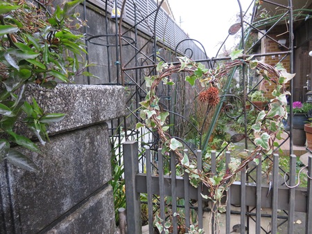 逃げる2月