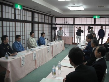 新燃岳噴火合同対策本部◇現地視察