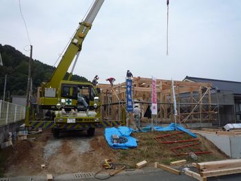 Ｙ邸　棟上に入りました。