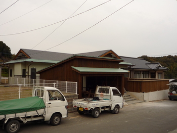 Ｙ邸　車庫・外構工事　急ピッチです。