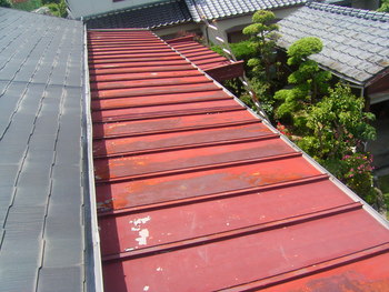 ひき続き阿久根市のＭ邸　倉庫の屋根修繕です。