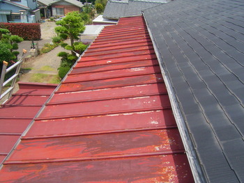 ひき続き阿久根市のＭ邸　倉庫の屋根修繕です。