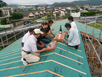 九州電力川内営業所のフリーアクセス張替え工事を受注。