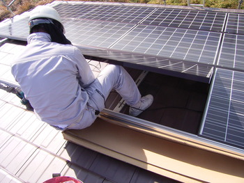 T邸　太陽光発電設置施工　状況です