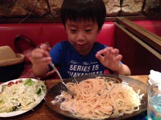 子は親の背中を見て育つ