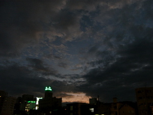 平田橋から夕方の空