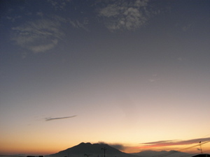 桜島と空の写真