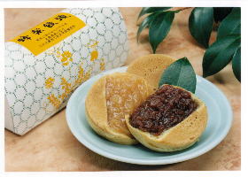 蜂楽饅頭を食す
