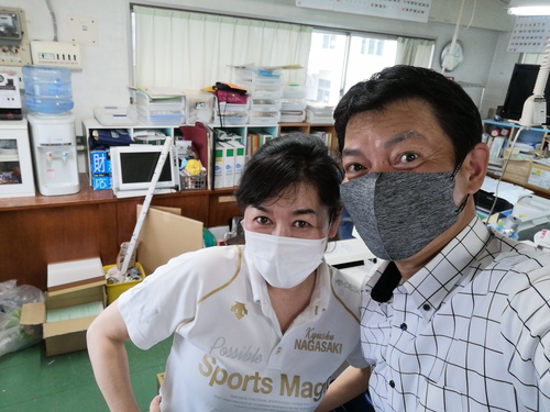 県高野連、事務局にて。 県高野連、事務局にて。