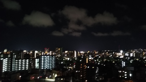 赤い雲を眺めながら。 赤い雲を眺めながら。